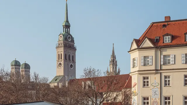 Münih Eski Şehir ve St. Peter Kilisesi