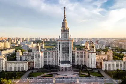 Lomonosov Moskova Devlet Üniversitesi ana binası